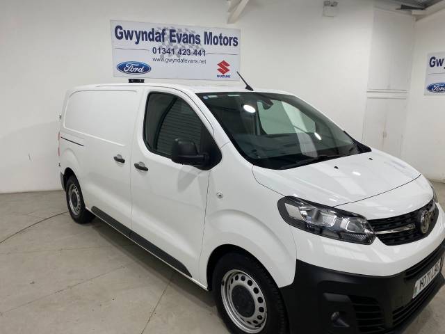 Vauxhall Vivaro 2900 1.5d 100PS Dynamic H1 Van Panel Van Diesel White