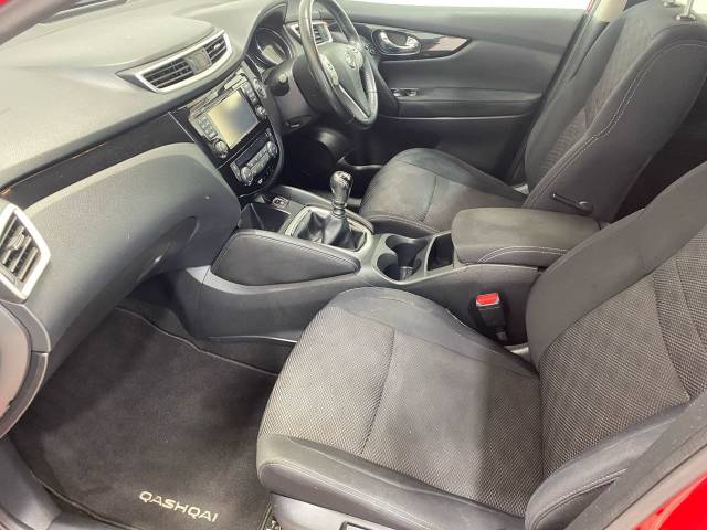 2015 Nissan Qashqai 1.5 dCi N-Tec+ 5dr
