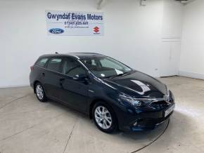 TOYOTA AURIS 2016 (16) at Gwyndaf Evans Dolgellau