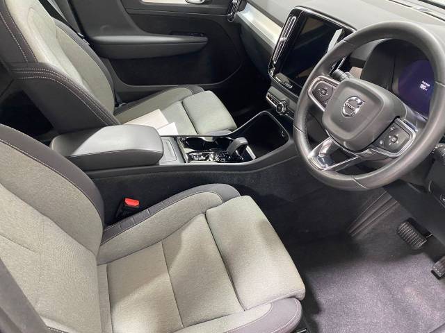 2023 Volvo XC40 2.0 B3P Plus Dark 5dr Auto