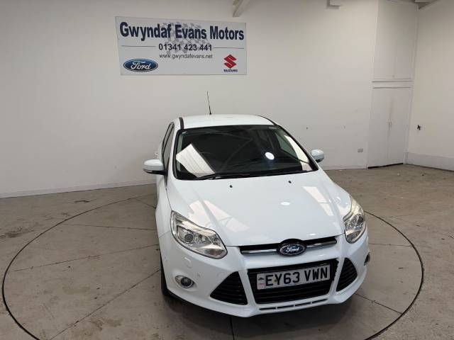 Ford Focus 1.6 TDCi 115 Titanium X Navigator 5dr Hatchback Diesel White