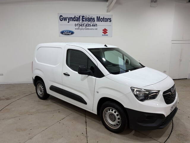 Vauxhall Combo Cargo 2300 1.5 Turbo D 100ps H1 Dynamic Van Panel Van Diesel White